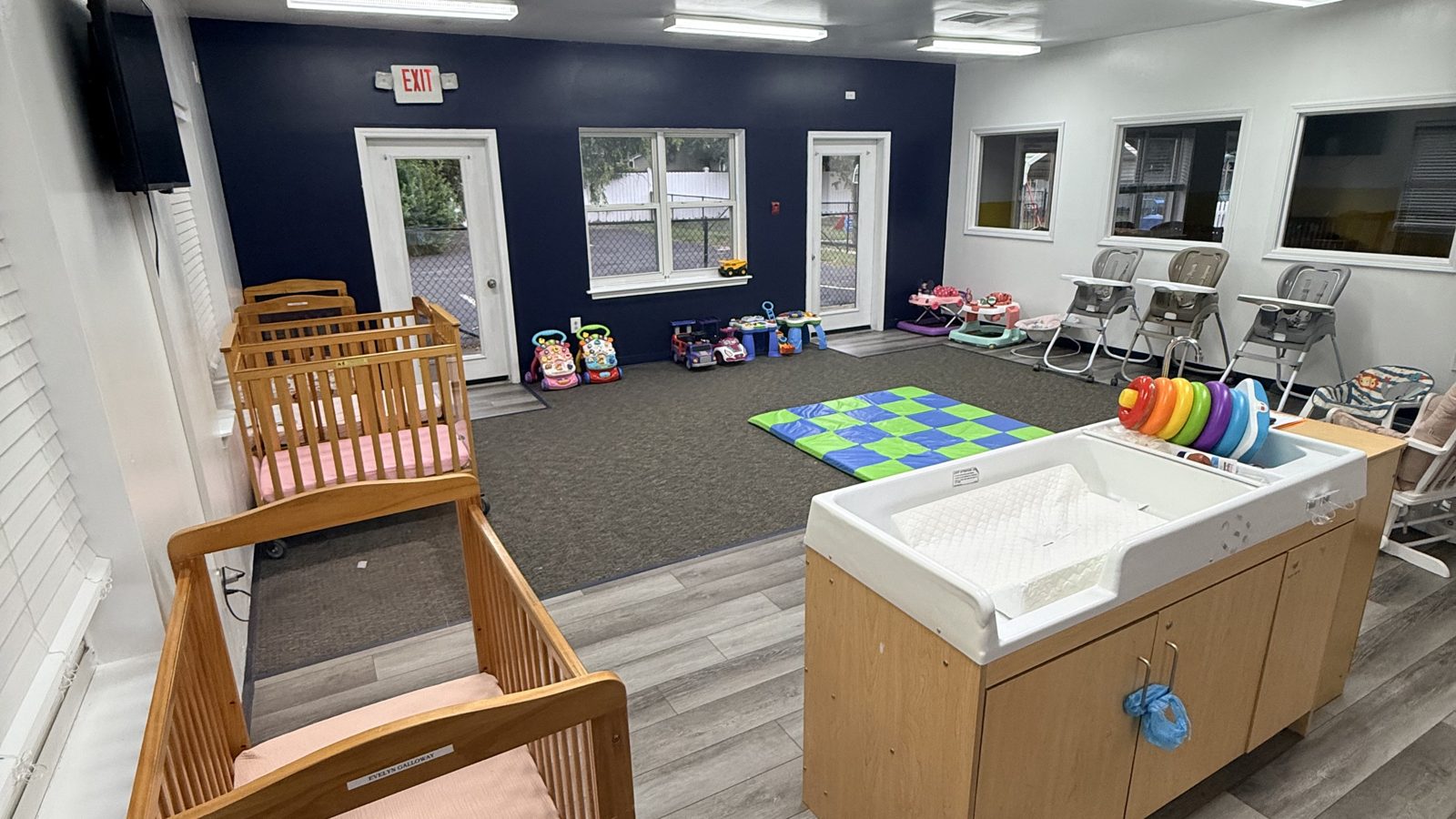 LiL STARZ room
